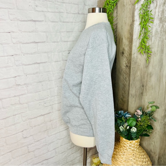 Grey Endorphins Pullover - Picture 4 of 14